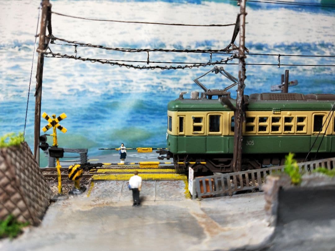 商談専用品】Nゲージ・ジオラマ展示台「江ノ電・鎌倉高校前駅と踏切