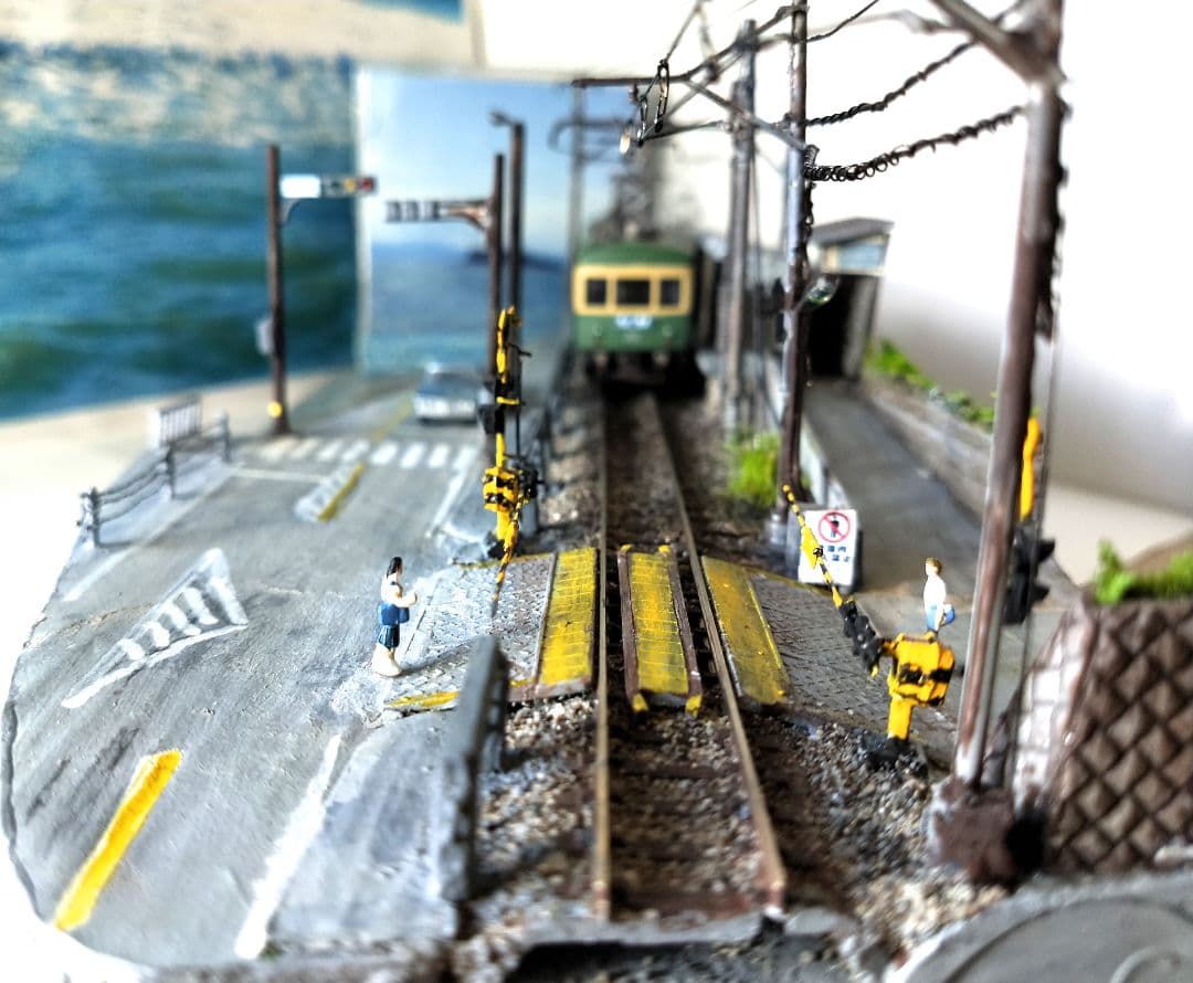 商談専用品】Nゲージ・ジオラマ展示台「江ノ電・鎌倉高校前駅と踏切