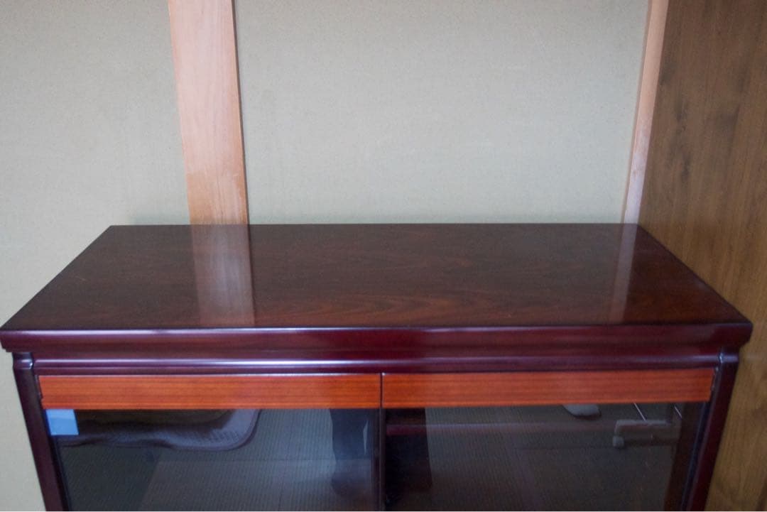 アンティーク　ダークウッドキャビネット ガラス扉付き