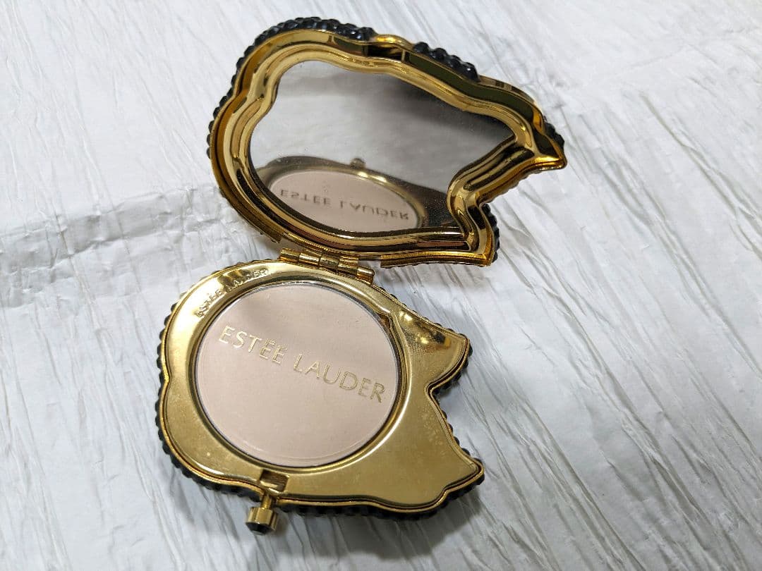 エスティローダー ルーシディティトランスルーセントパウダー　コンパクト　スカンク