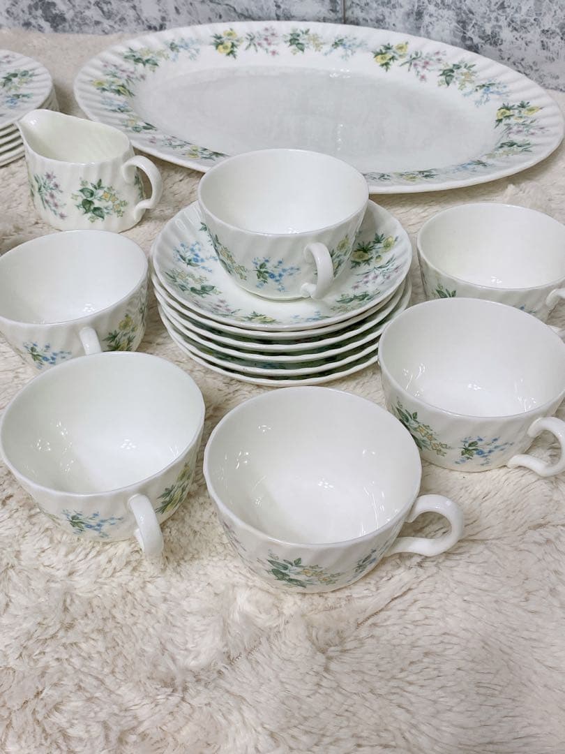美品 MINTON ミントン テーブルセット小花柄 食器 来客用 お料理教室