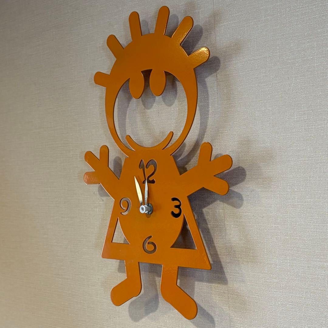 アルティ エ メスティエリ　オレンジ色 掛時計 子供部屋に
