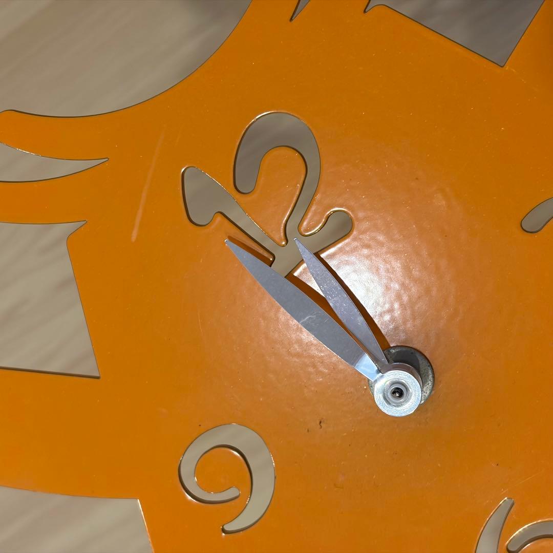 アルティ エ メスティエリ　オレンジ色 掛時計 子供部屋に