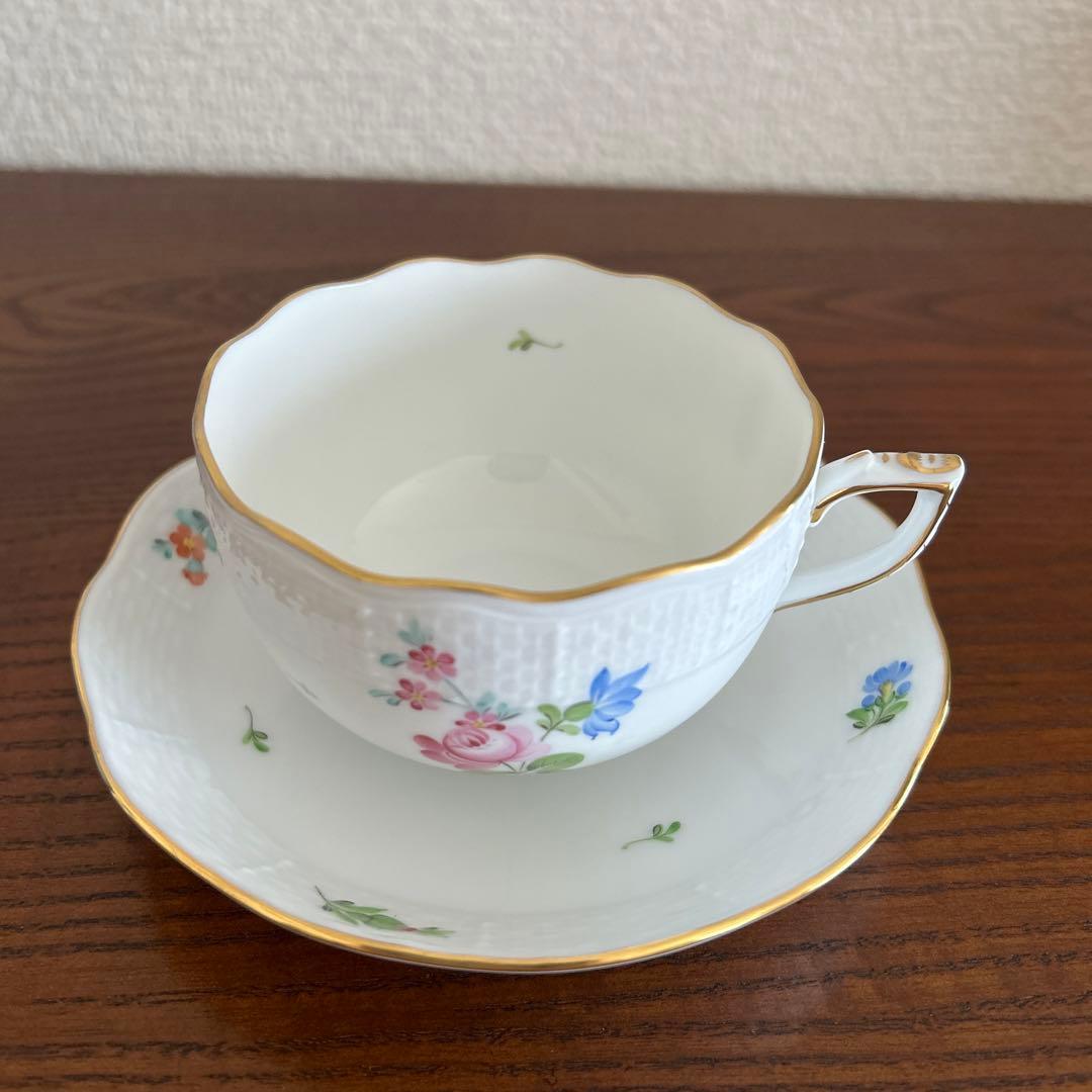 ヘレンド エリザベートの薔薇 カップ＆ソーサー - メルカリ