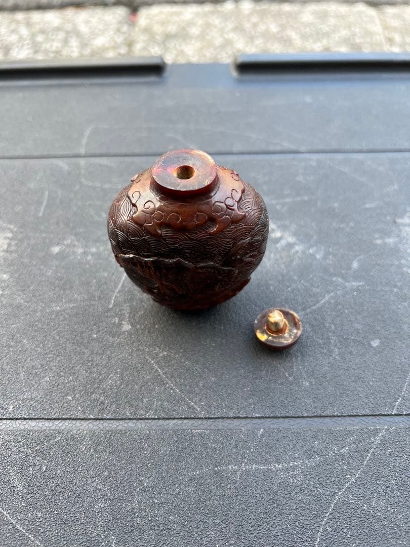 中国 古玩 玉石 鼻煙壺 古美術 骨董 琥珀 彫刻 嗅ぎたばこ 時代物 古美術品