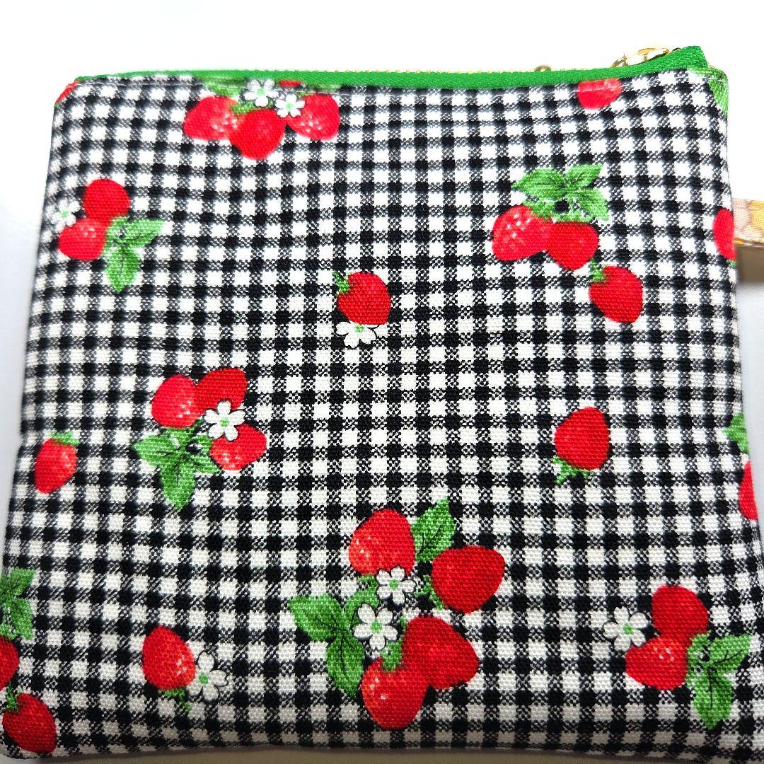 マーガレットソフィー シャカシャカポーチ