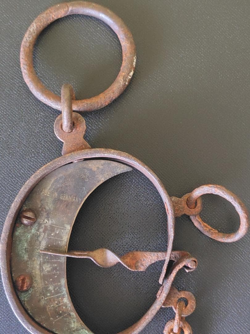 アンティーク 重厚 ドイツ製 半月型吊り秤 古道具 骨董 レトロ ばね秤 工業系