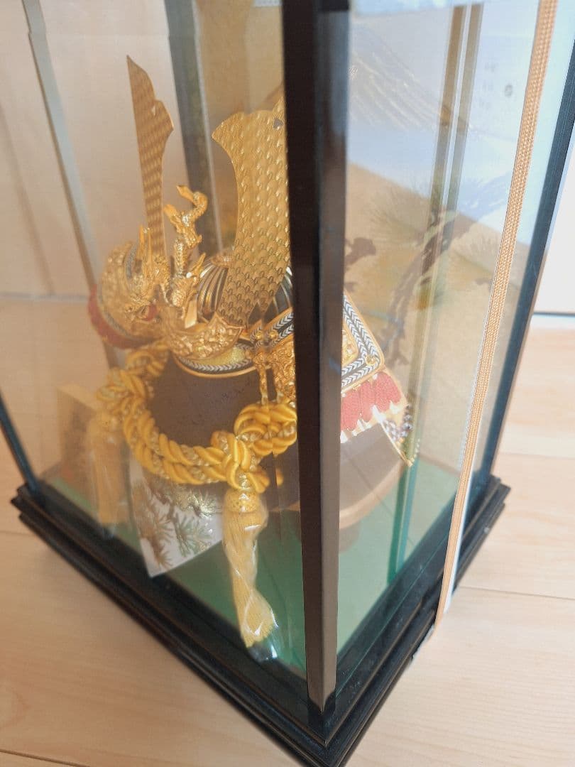 【セット販売】8号御上製兜飾ガラスケース入り&陣羽織飾り