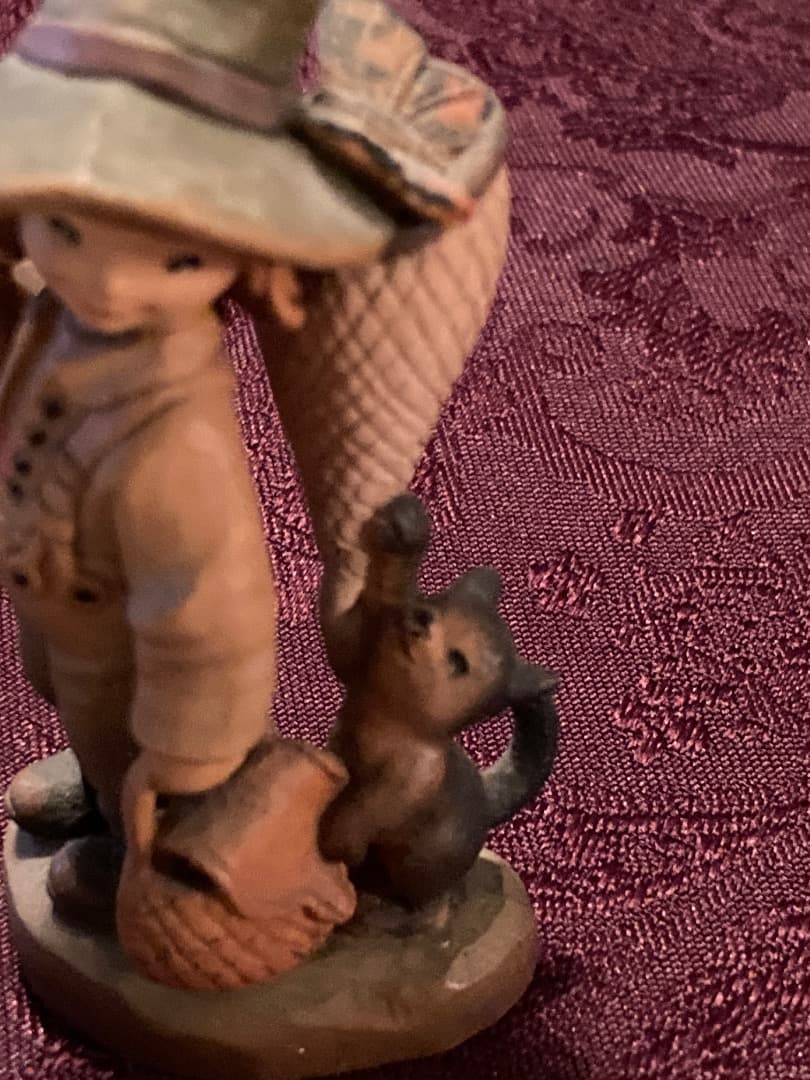 ANRI イタリア製 手彫り木製子供と猫の置物 - メルカリ