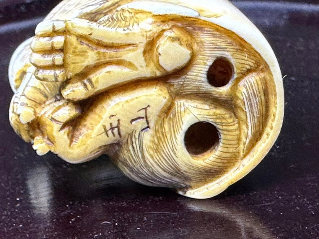 根付　猿　アンティーク　置物　骨董　飾り物根付　古美術品　 置物　細密細工