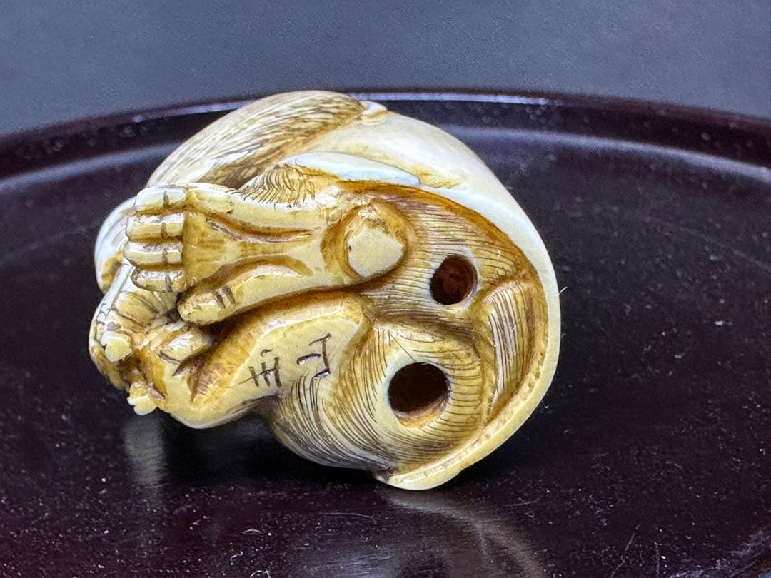 根付　猿　アンティーク　置物　骨董　飾り物根付　古美術品　 置物　細密細工