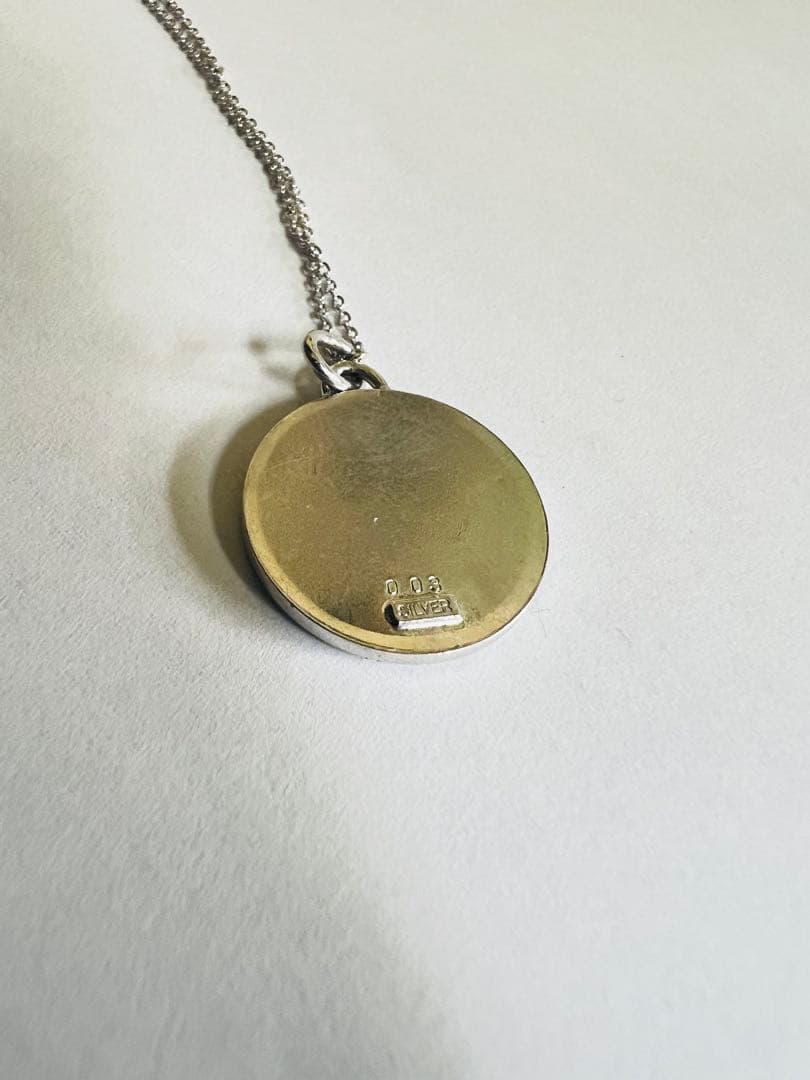 シルバー製イニシャルＡ肉彫り　ピンクサファイア入り　ブラックメッキかけペンダント