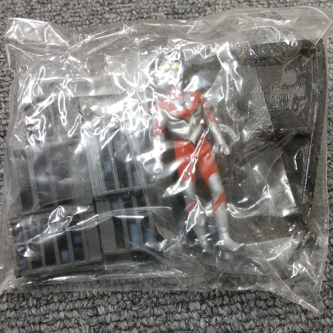 ウルトラ怪獣名鑑 [BANDAI:食玩] 初版品 5種セット - メルカリ