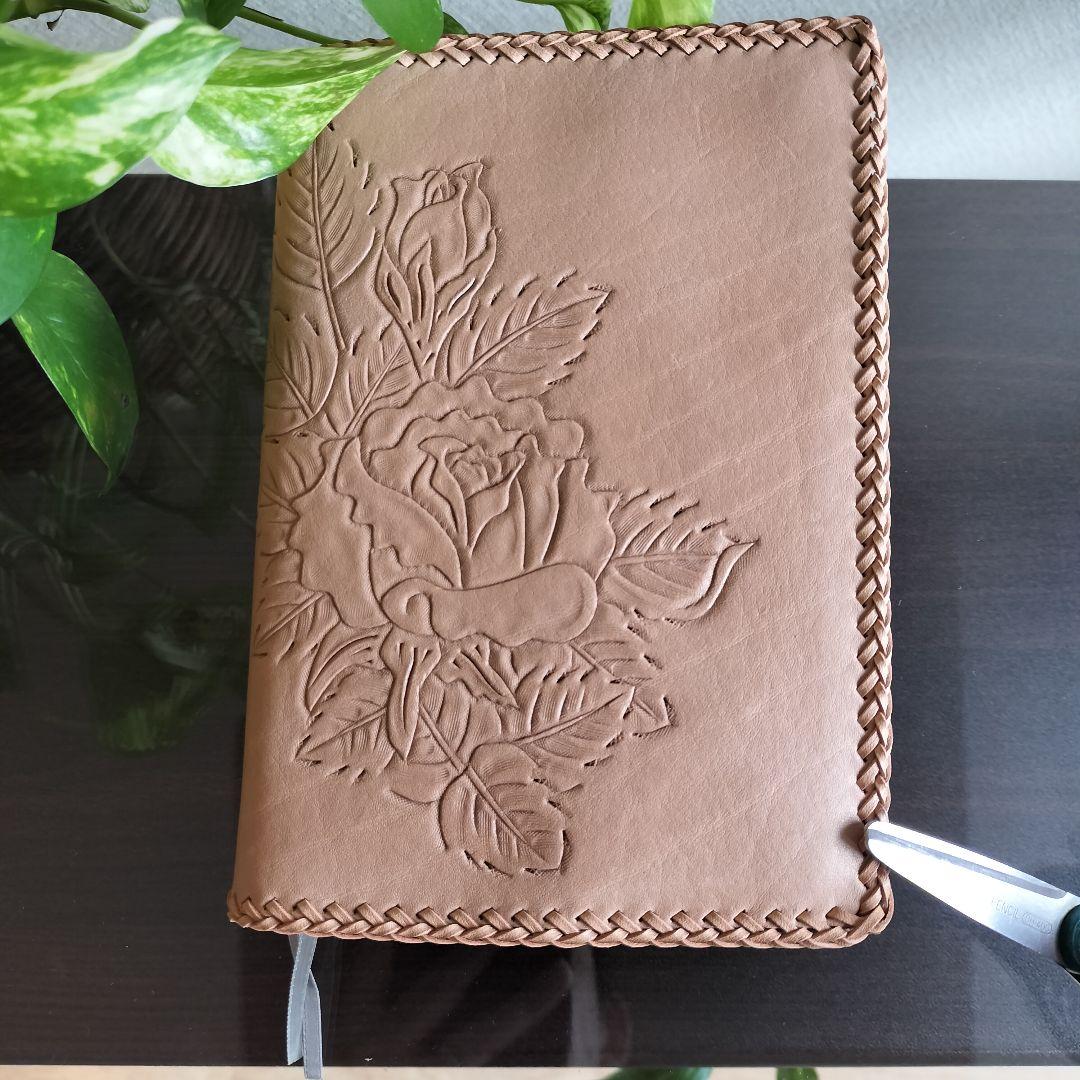 バラ 聖書カバー 新世界訳 本革 ヌメ革 ブックカバー JW - メルカリ