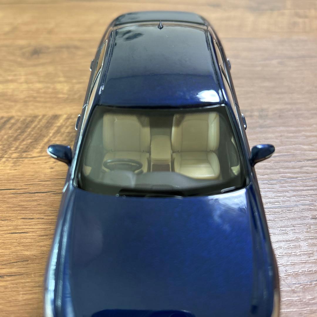 新品 非売品トヨタクラウンロイヤル サルーン 8S6 ダークブルーマイカ