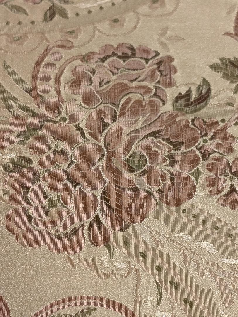 お洒落なクッション　アンティーク調