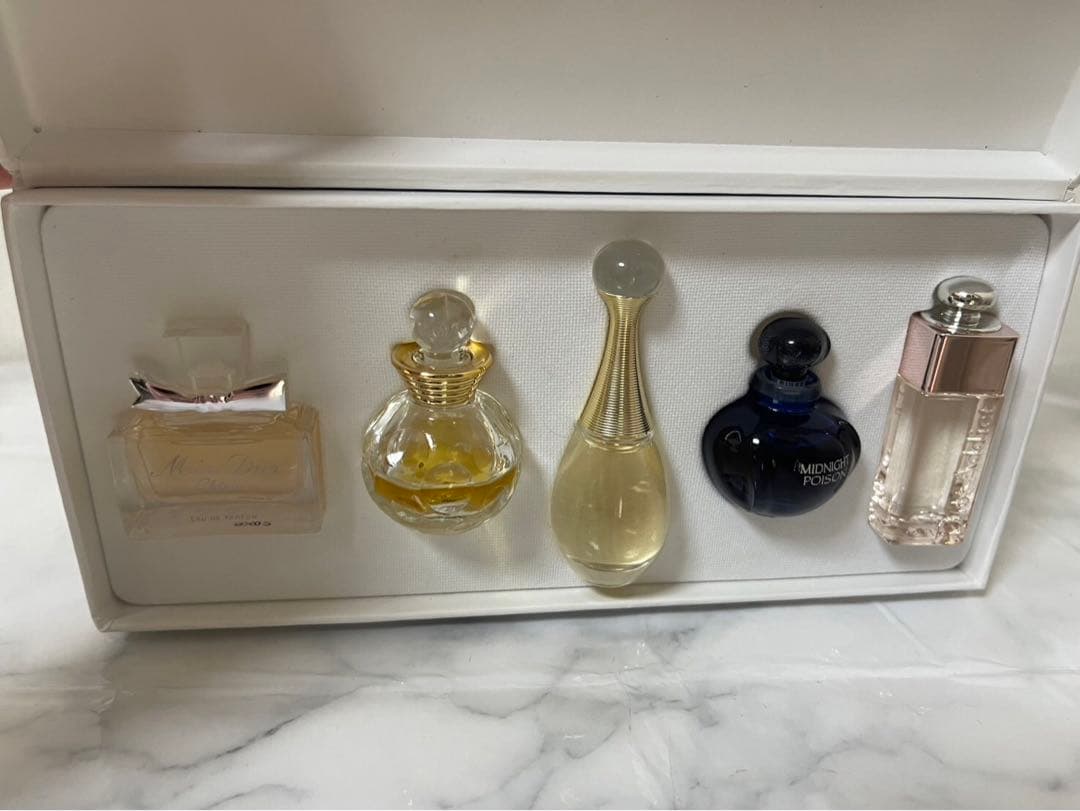 Christian Dior LES PARFUMS ディオール ミニ香水セット - メルカリ