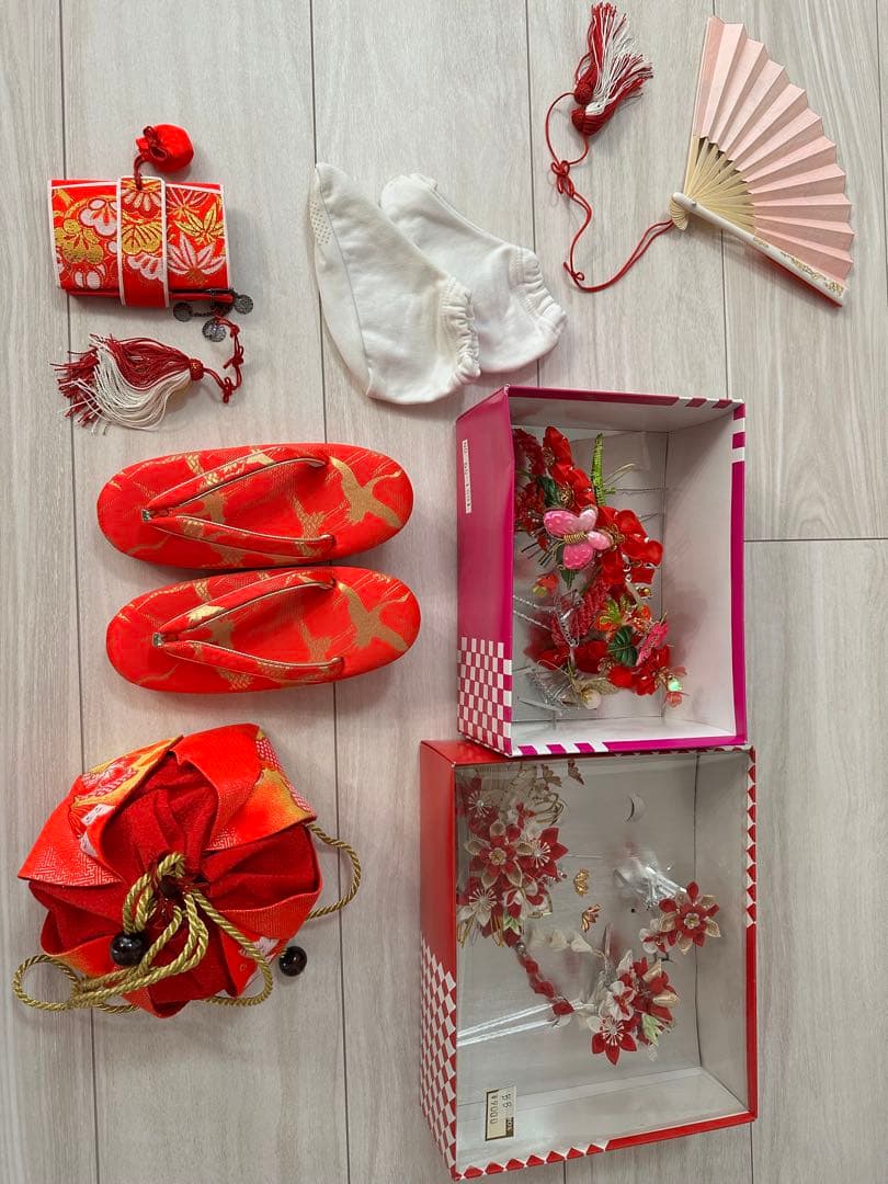 七五三　子ども　着物　小物一式　髪飾り　巾着　扇子　草履　赤