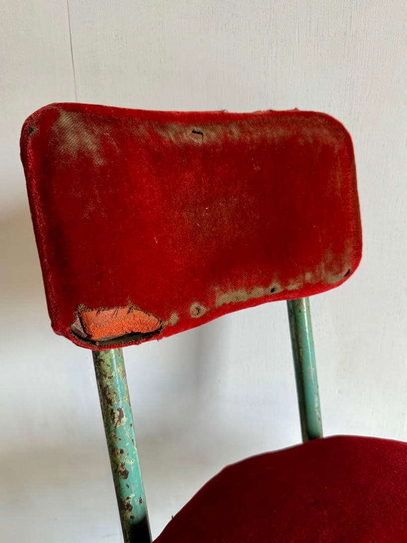 鉄脚 椅子 モケットチェア 電車？