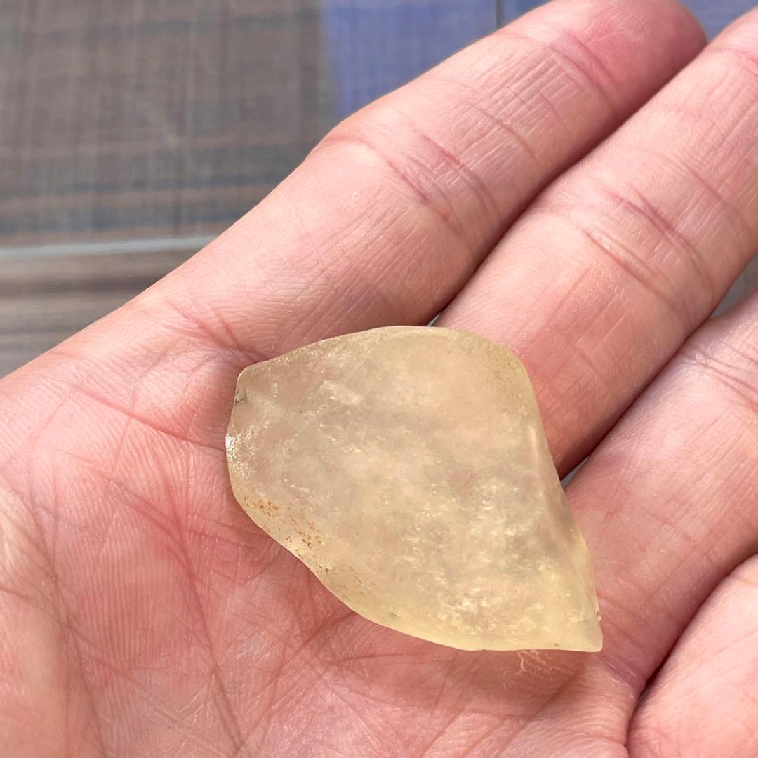 リビアングラス 貫通穴有り タンブル　ルース　2 隕石　ブレスレット