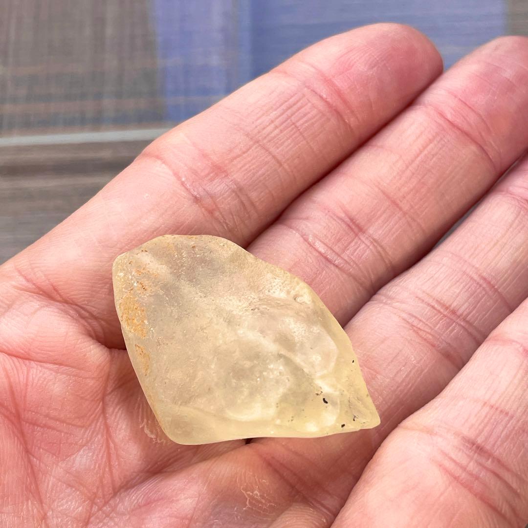 リビアングラス 貫通穴有り タンブル　ルース　2 隕石　ブレスレット