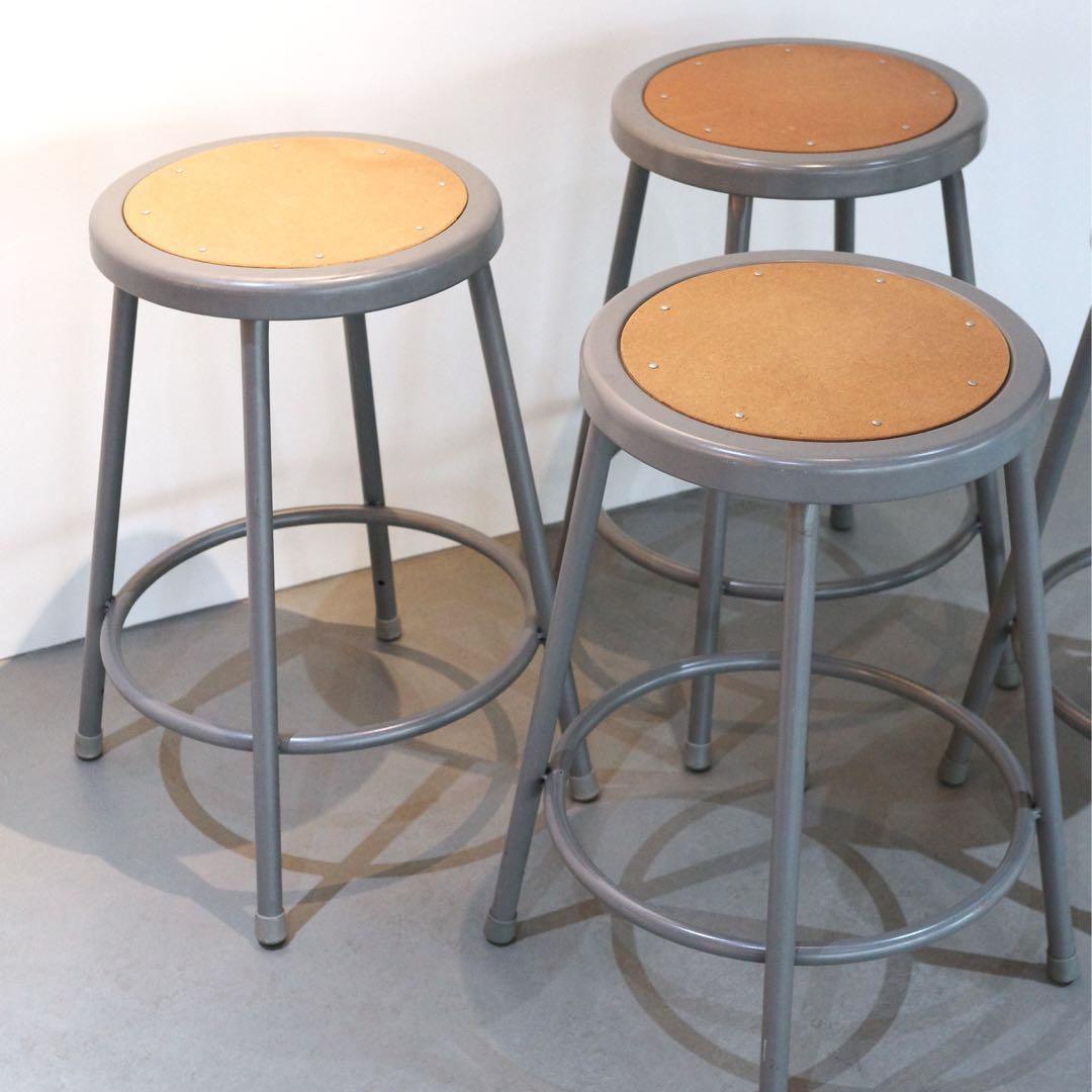 P.F.S LAB STOOL Round M 4脚