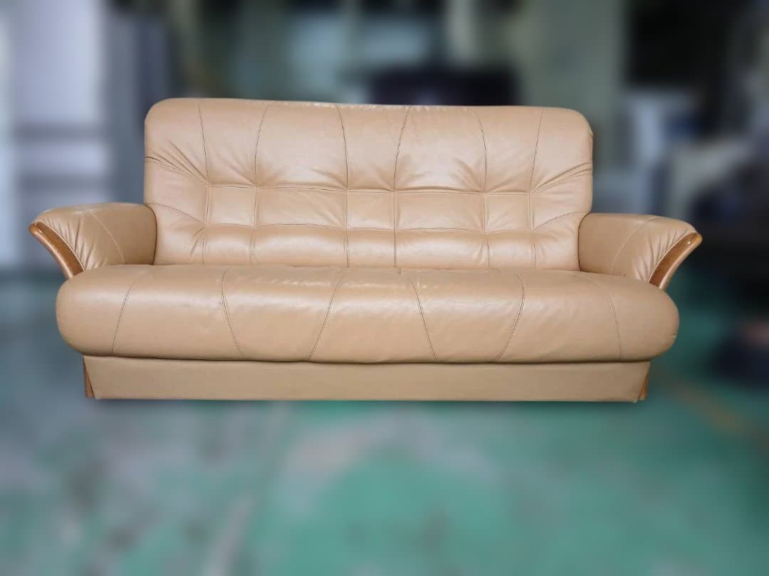 ベージュ レザーソファ 2人掛け 木製アームレスト