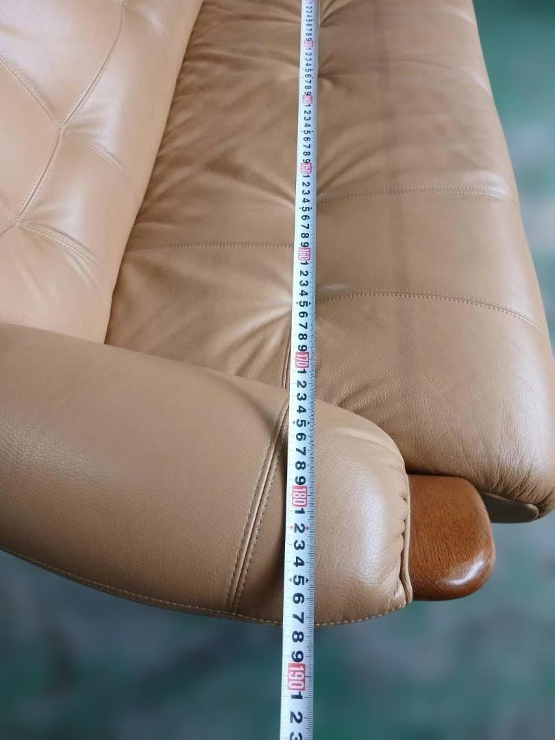 ベージュ レザーソファ 2人掛け 木製アームレスト