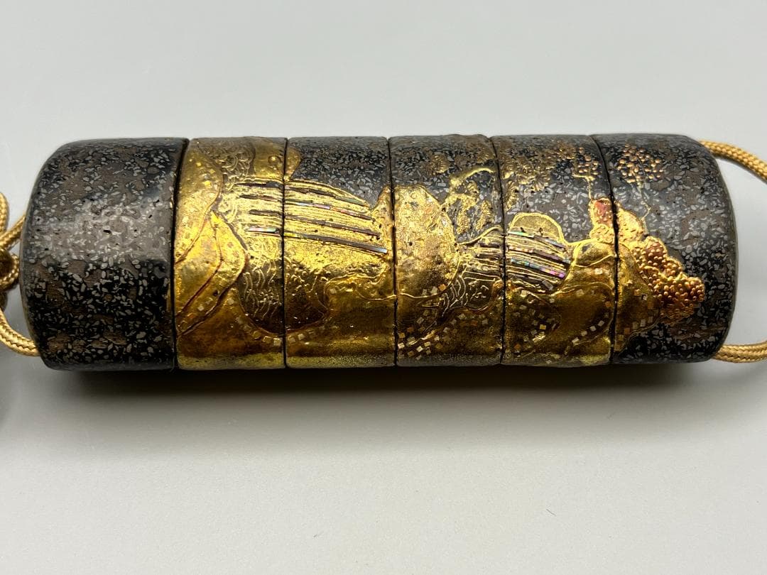 蒔絵五段印籠 風景図蒔絵 金梨地 瓢箪仙人牙根付 瑪瑙 緒締 精細細工