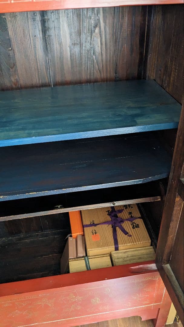 ✨シンガポール家具　存在感のある素敵な…キャビネット　落ち着いた朱赤色✨