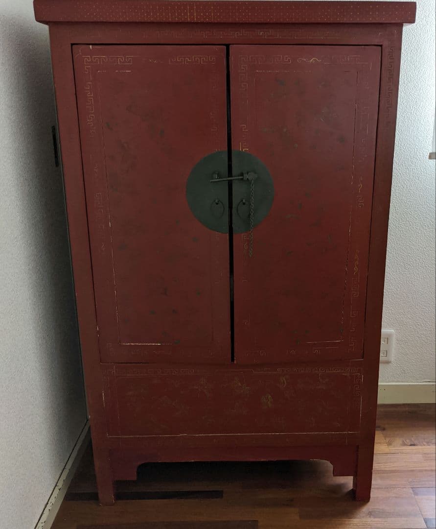 ✨シンガポール家具　存在感のある素敵な…キャビネット　落ち着いた朱赤色✨