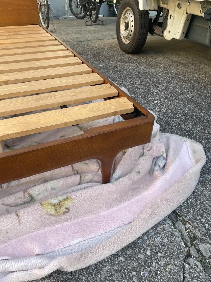 T◇963 サンダーデザイン シングルベッド 未使用訳あり 地域限定組立送料無料