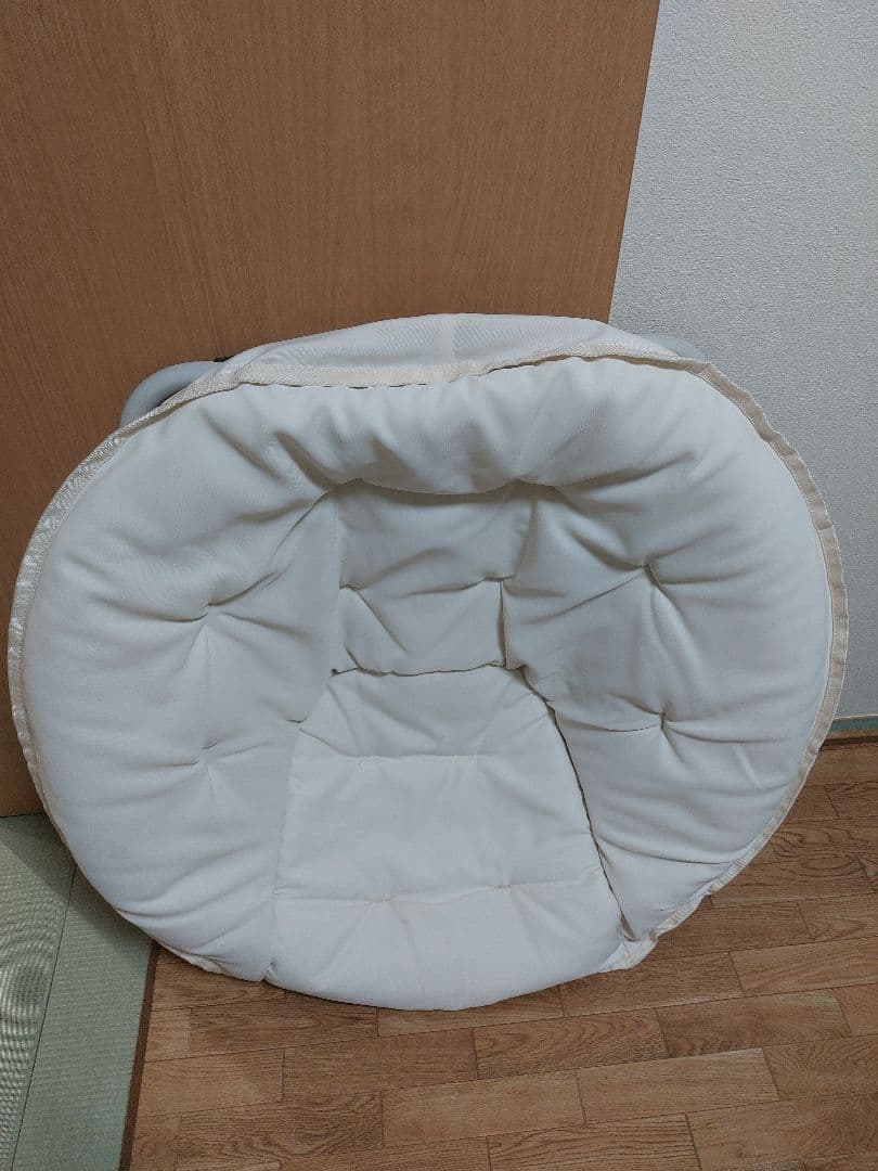 ⭐値下げしました⭐ ⭐再値下げ要相談⭐ホワイトクッション折りたたみチェア