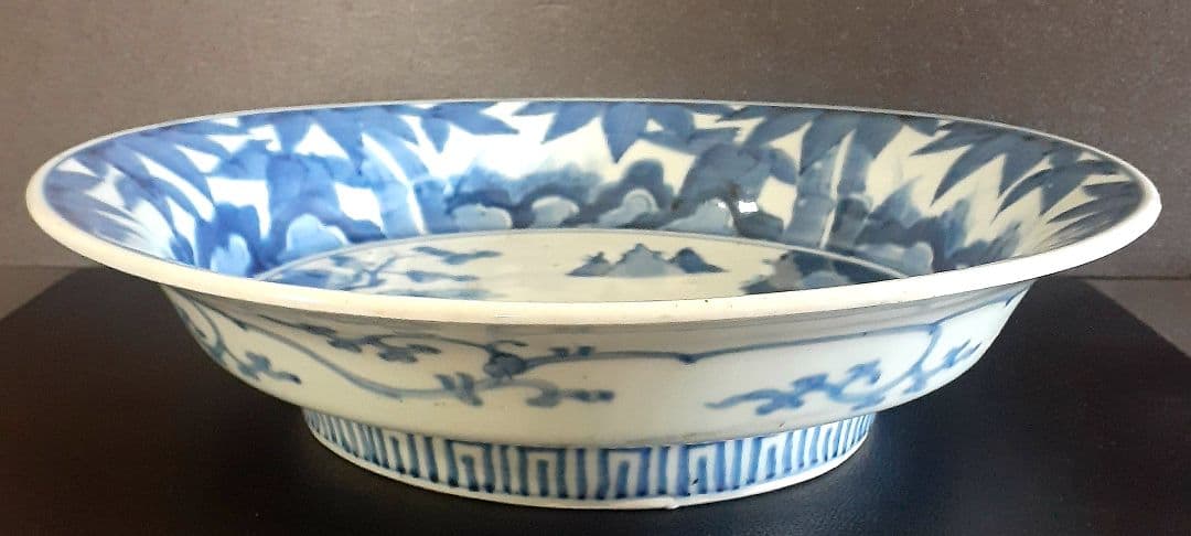 【名品】江戸時代中期　古伊万里　染付　山水に竹の図　34.1cm　兜鉢