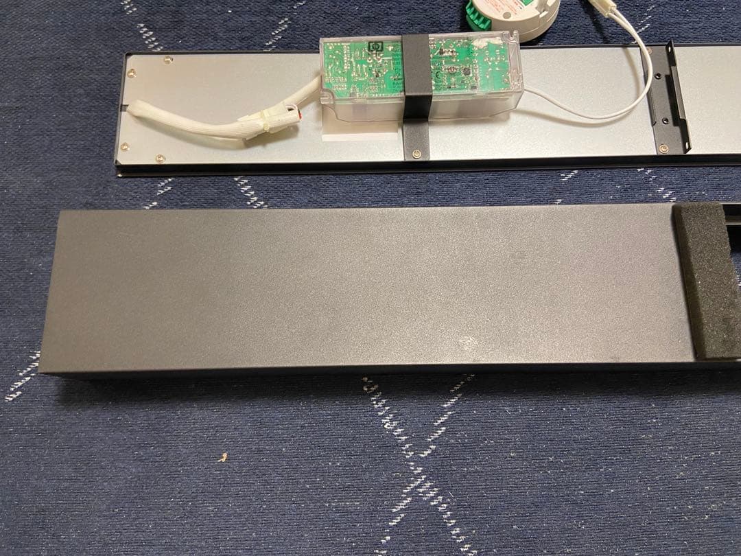 かなでもの　オフィスライト　ネジ欠品