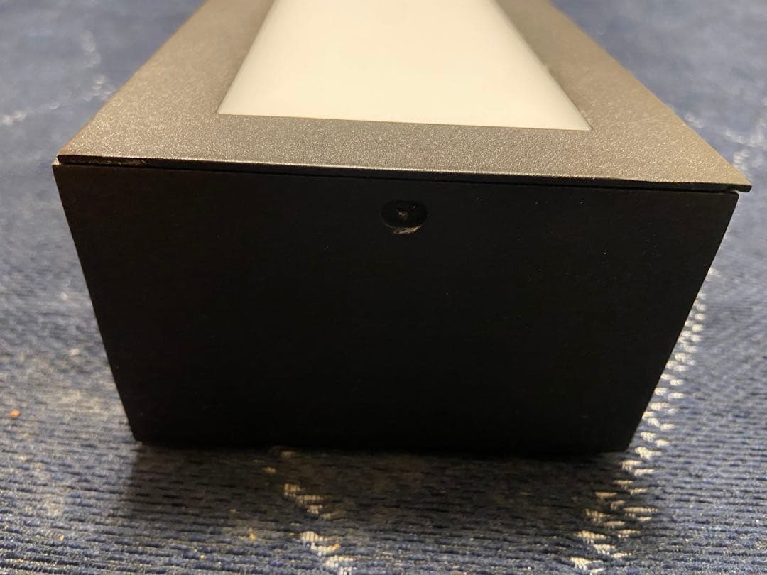 かなでもの　オフィスライト　ネジ欠品