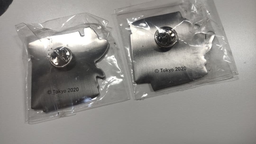 東京2020オリンピック 朝日新聞 マスコットピンバッジ 2個セット