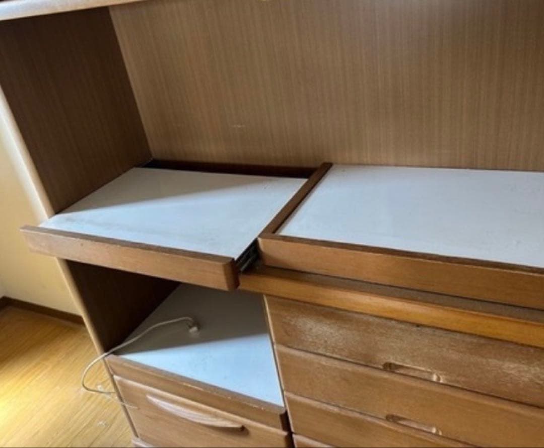 kiwi　食器棚　上