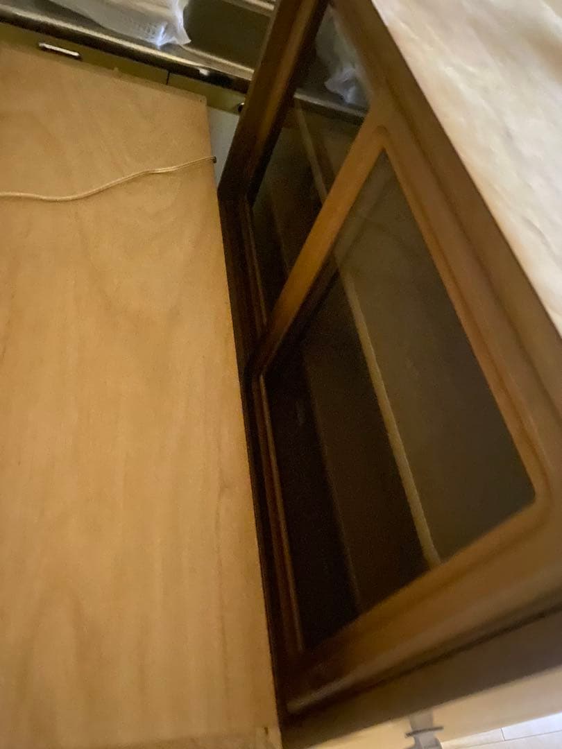 kiwi　食器棚　上