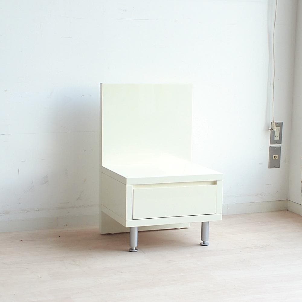 モダン ナイトテーブル 白/ホワイト ベッドサイド ZR24018