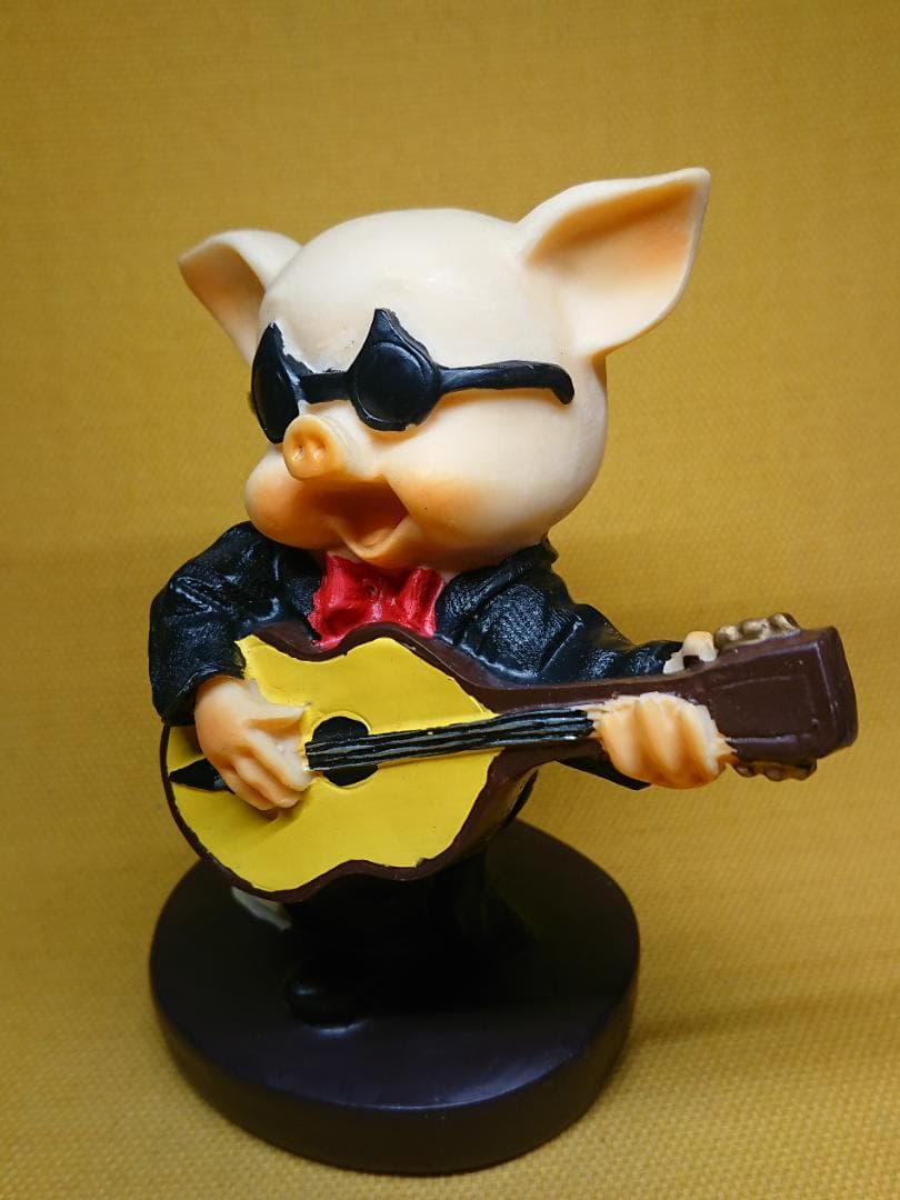 ビンテージ　人形　音楽家　ギター　ブタ　置物　インテリア　工芸品　A3445