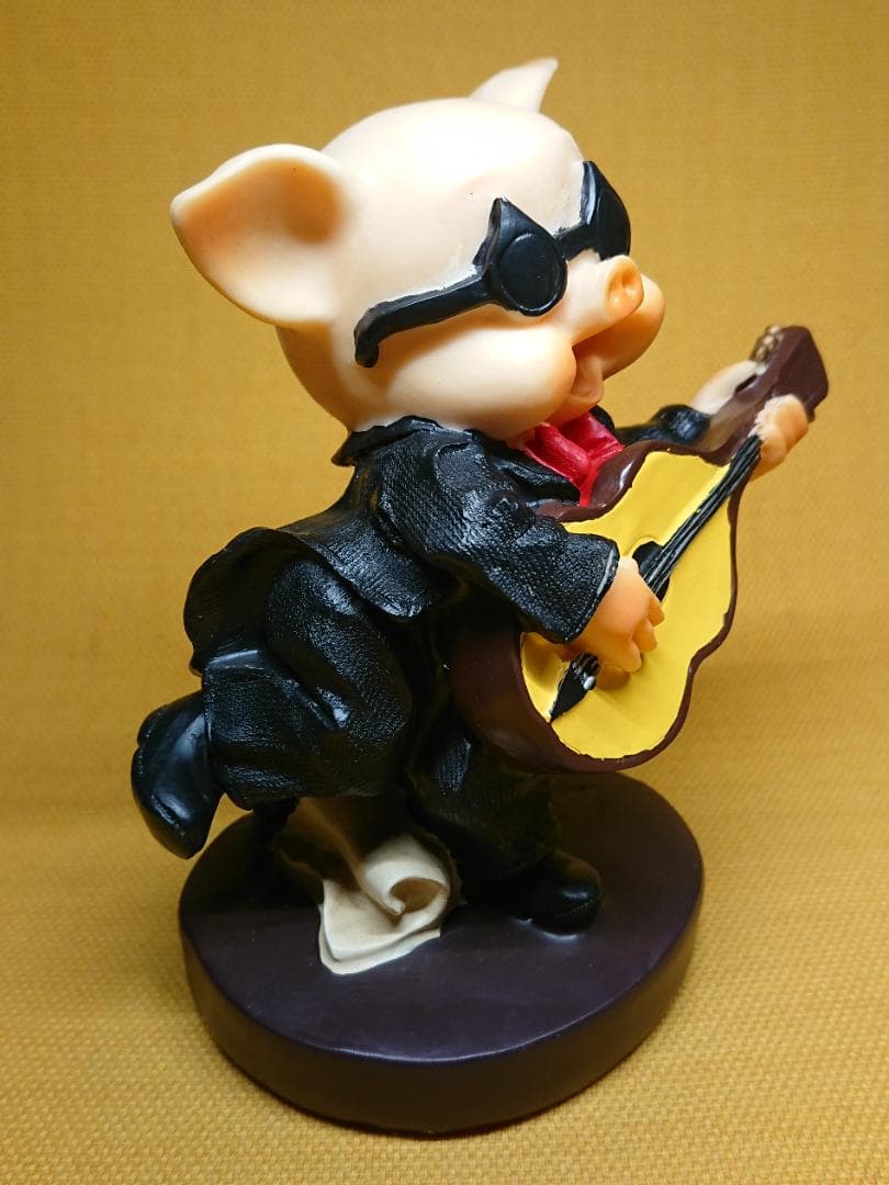 ビンテージ　人形　音楽家　ギター　ブタ　置物　インテリア　工芸品　A3445