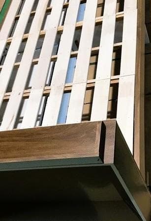 【新品】宮付き　引き出しのある木製セミダブルベッドＷＮＴ