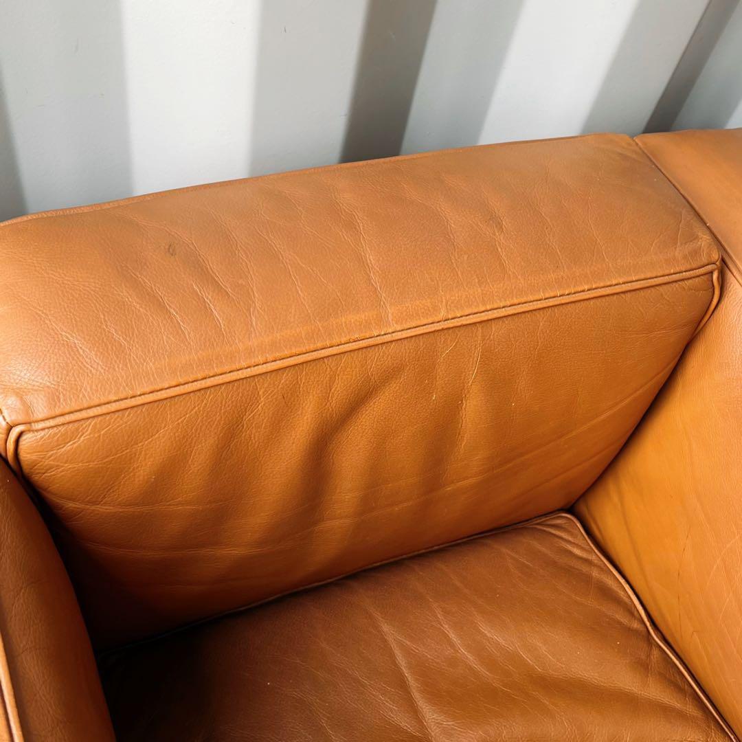取付無料！ル・コルビジェ LC2 カッシーナ 最高級本革キャメルシングルソファ