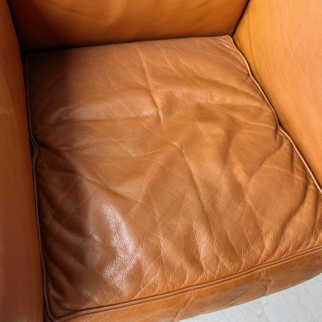 取付無料！ル・コルビジェ LC2 カッシーナ 最高級本革キャメルシングルソファ