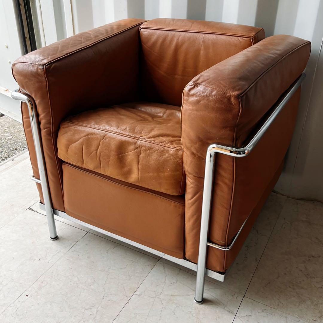 取付無料！ル・コルビジェ LC2 カッシーナ 最高級本革キャメルシングルソファ