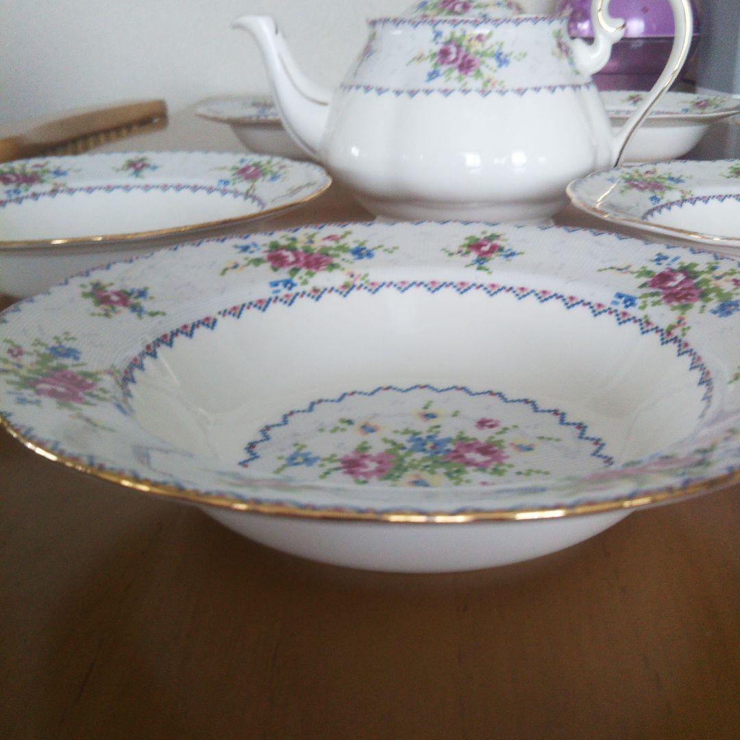 ロイヤルアルバート ティーポット&プレート6枚