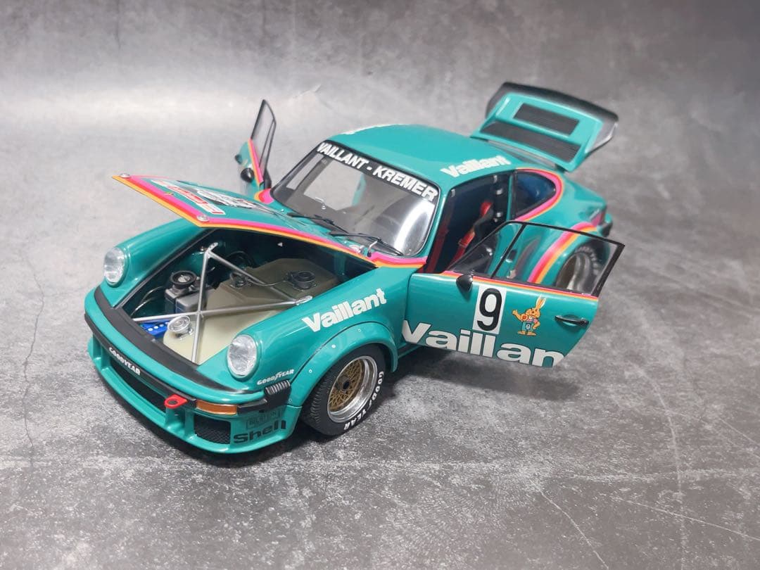 1/18 エグゾト クレマー ポルシェ 934 RSR 優勝 1976