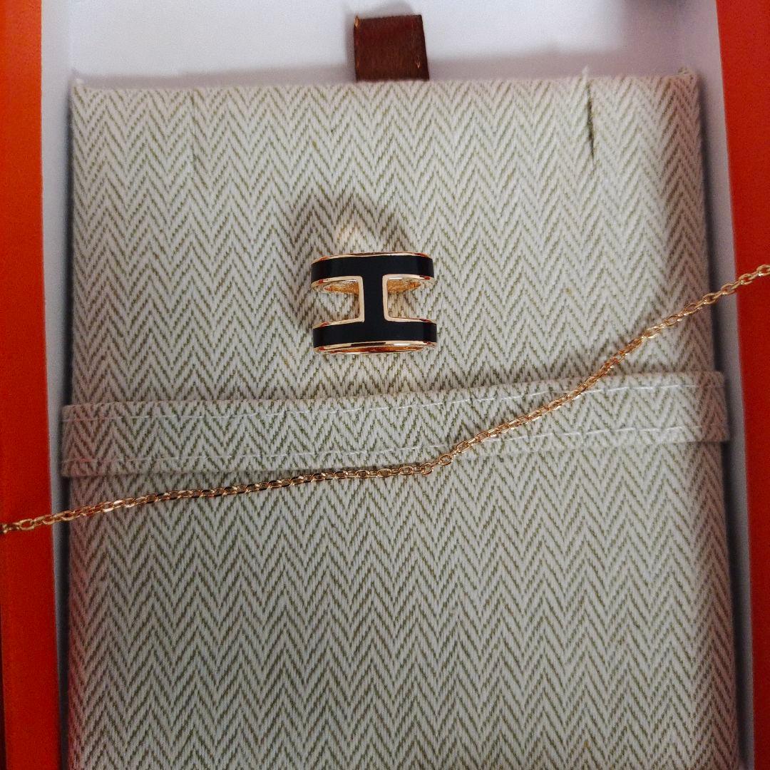 Hモチーフ ネックレス