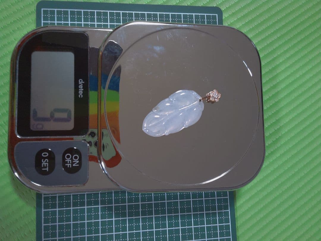 中国アンティーク★天然翡翠★葉っぱ型ペンダント★リーフ型★《#九運国際貿易》